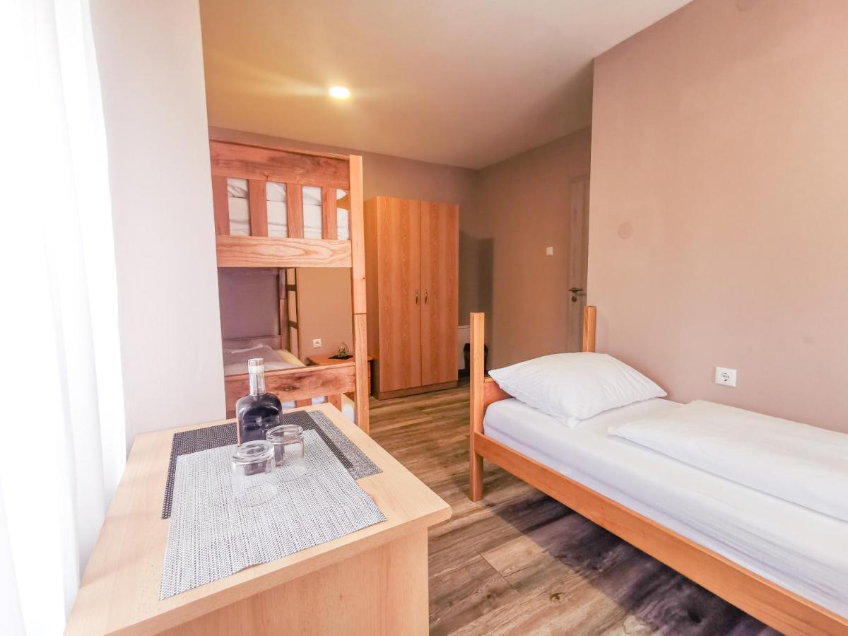 Villa Dijana Gracac  Ngoại thất bức ảnh